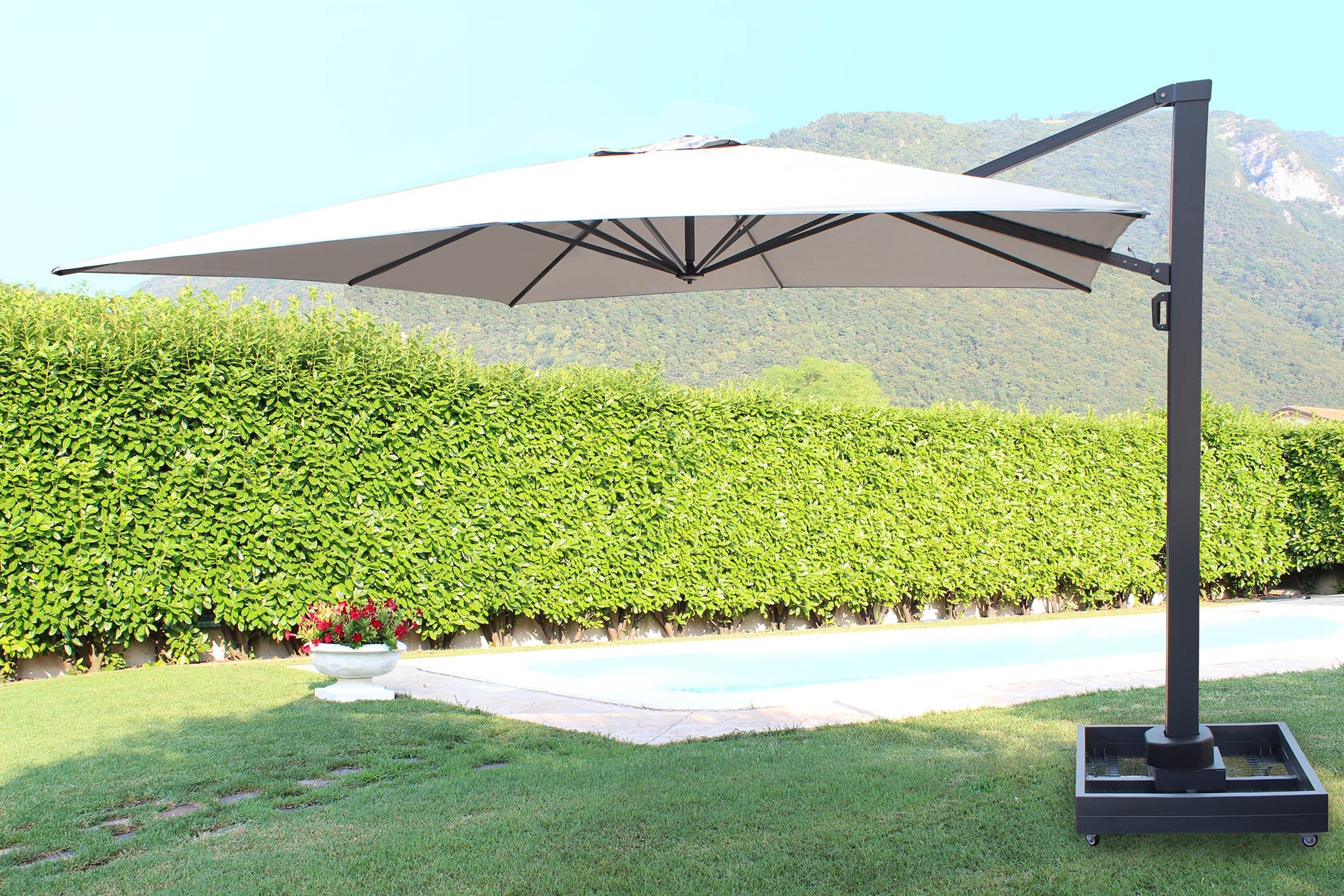 Ombrellone grande da giardino 4x4 mt con palo laterale in alluminio e –  Briconess Business Italia